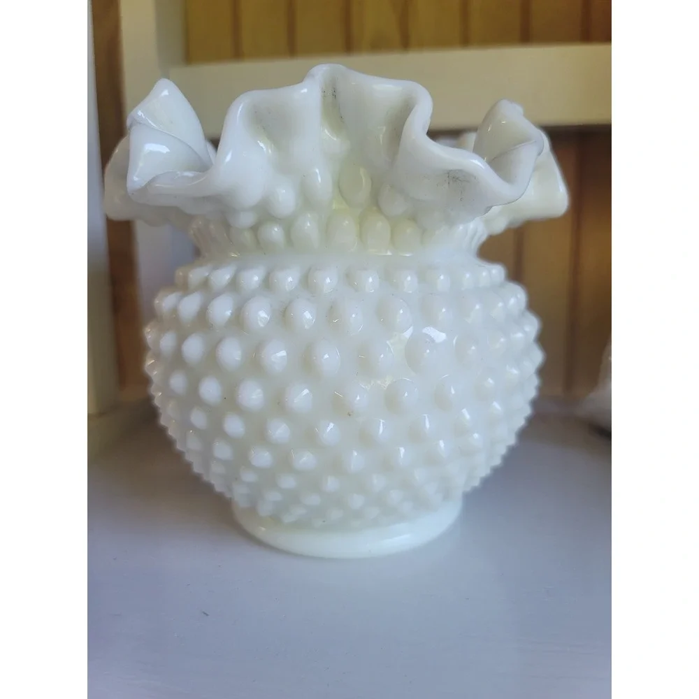 Hobnail Milk Glass Vase Ruffled Edge Bud Vase‎ Vintage Decor